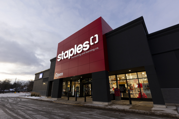 Staples Canada — 298개 매장에서 iPhone으로 레거시 스캐너 대체